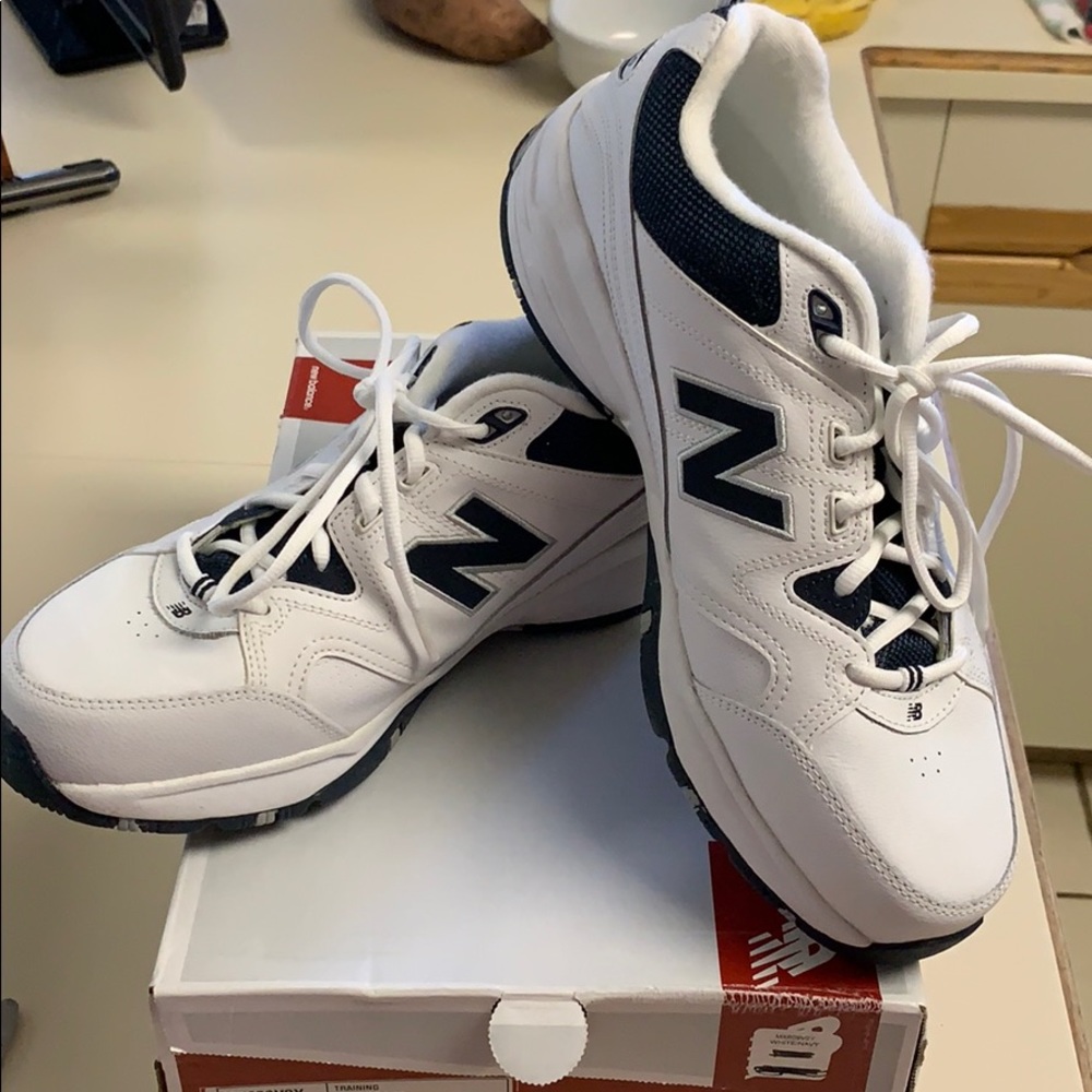 New Balance men’s cross fit/training sneakers